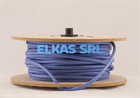 Nossos cabos são certificados. Eles também têm um processo de colagem que os impede de serem desintegrados em sua armadura